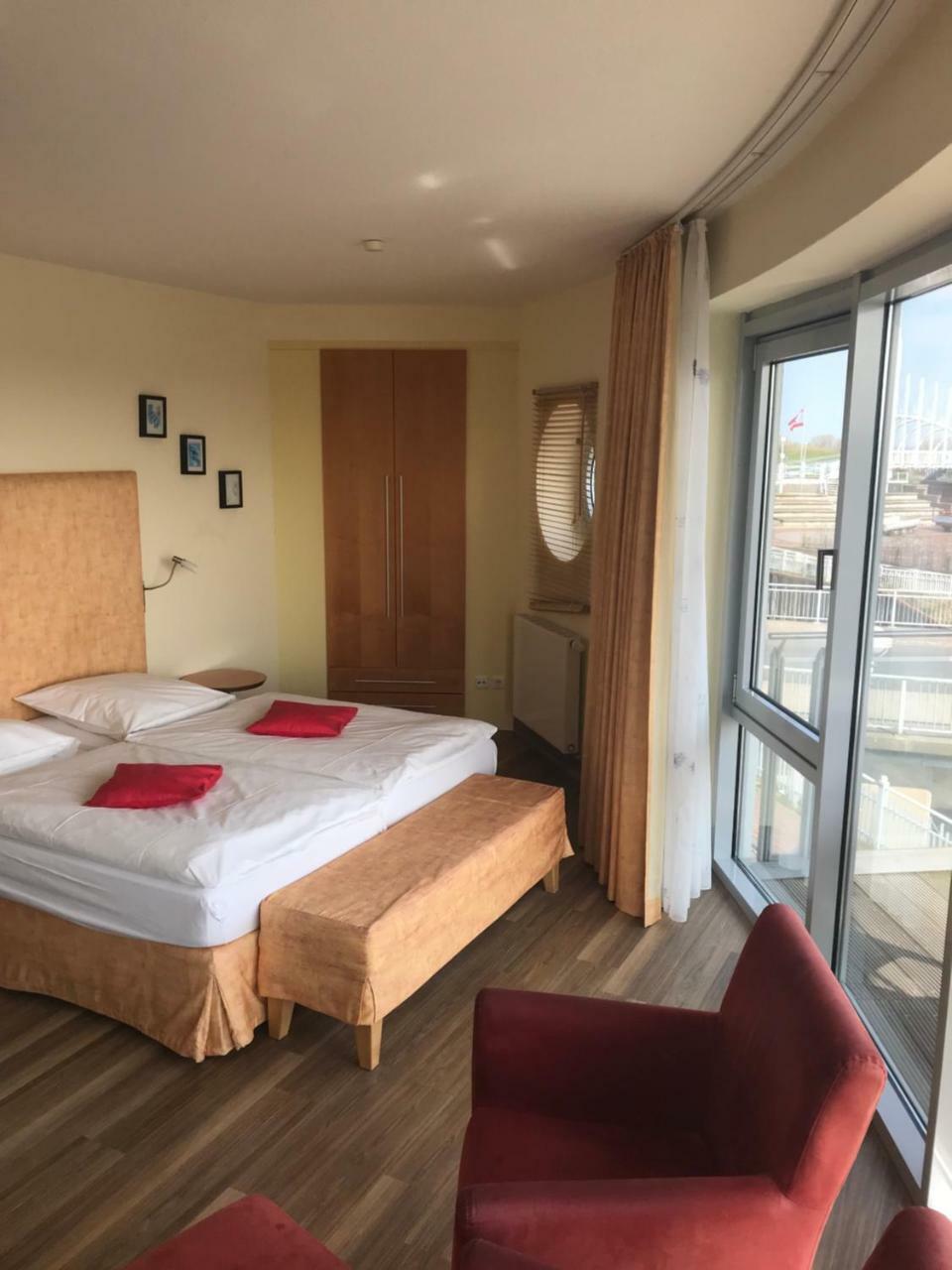 Nordseehotel Benser Hof Am Hafen Bensersiel Eksteriør billede